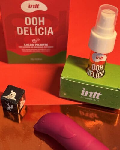 Kit 5 – OOH Delícia Calda Picante + Vibrador Golfinho + Dado das Posições Sexuais